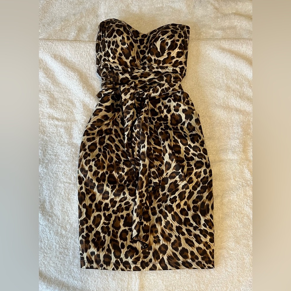 Paulnkc animal print strapless mini dress with pockets and stretchy back
